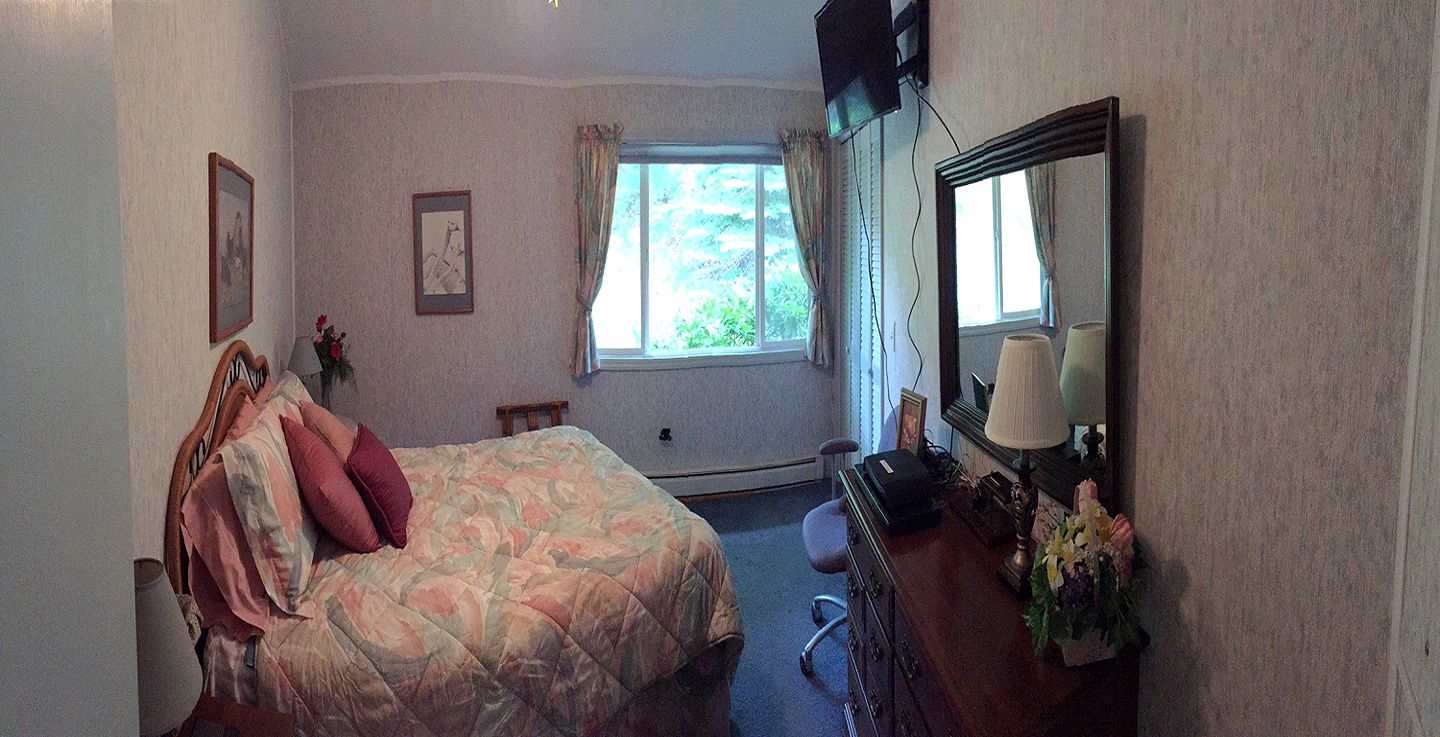 Unique Cabin Rental with Stunning Panoramic Views in Beech Mountain