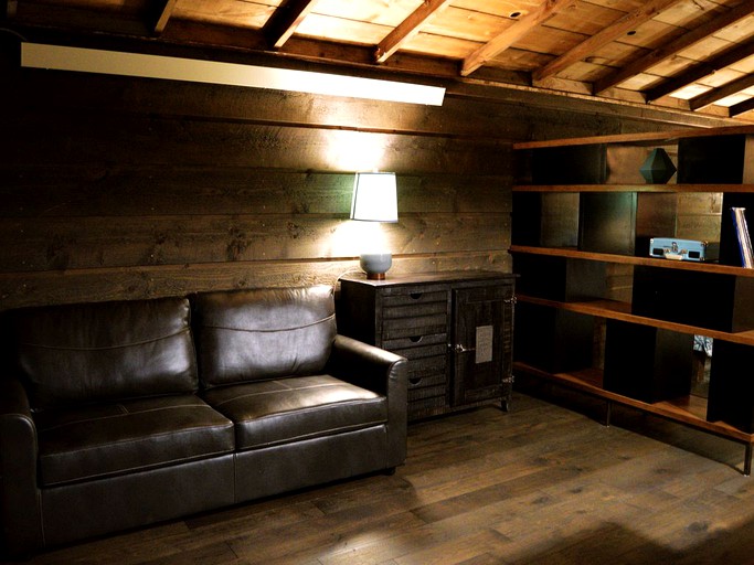 Unique Cozy Cabin, with mountain views and Horse pasture Avalible