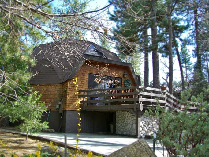 Bubbles & Domes (Idyllwild, California, United States)