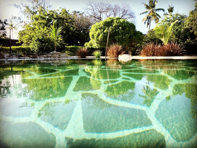 Bubbles & Domes (Watamu, Mombasa, Kenya)