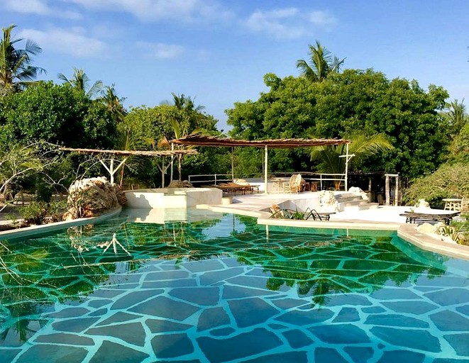 Bubbles & Domes (Watamu, Mombasa, Kenya)