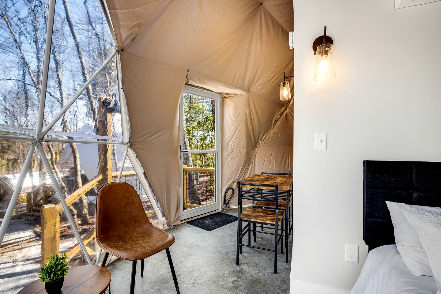 Unique Dome for a Romantic Escape Surrounded by the Peaceful Sounds of Nature in Rosman, North Carolina