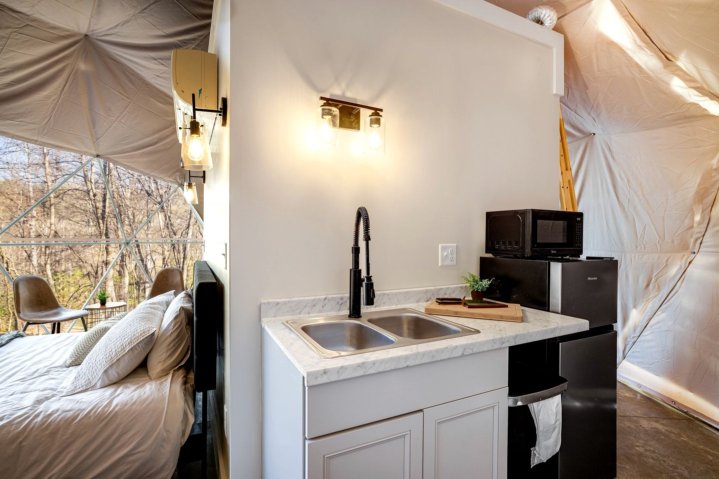 Unique Dome for a Romantic Escape Surrounded by the Peaceful Sounds of Nature in Rosman, North Carolina