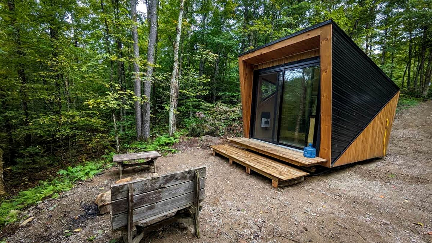 Tiny Houses (Canada, Harrington, Quebec)