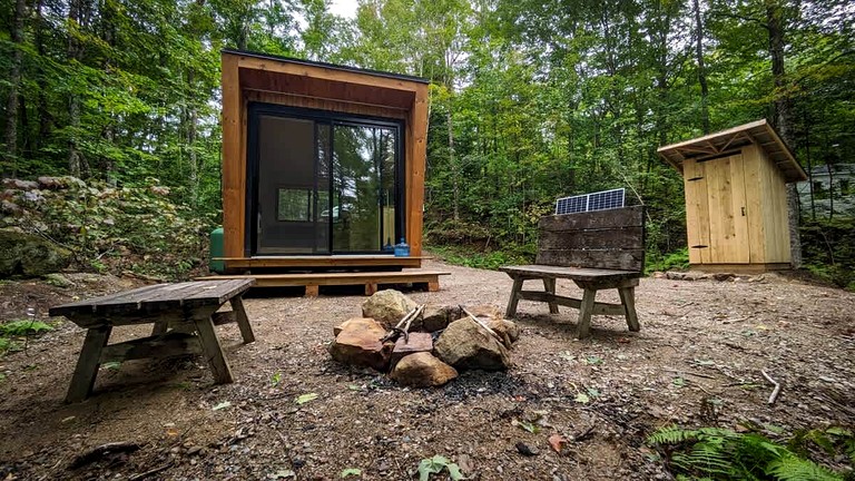 Tiny Houses (Canada, Harrington, Quebec)