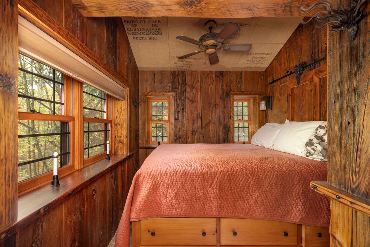 Tree House Rental Ideal for a Unique Getaway near Lake Sunapee in New Hampshire