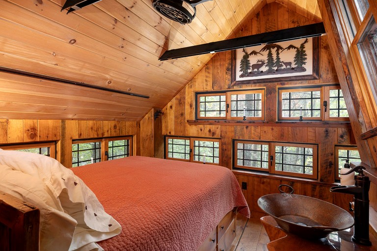 Tree Houses (United States of America, Newbury, New Hampshire)