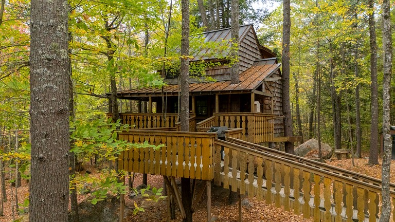 Tree Houses (United States of America, Newbury, New Hampshire)