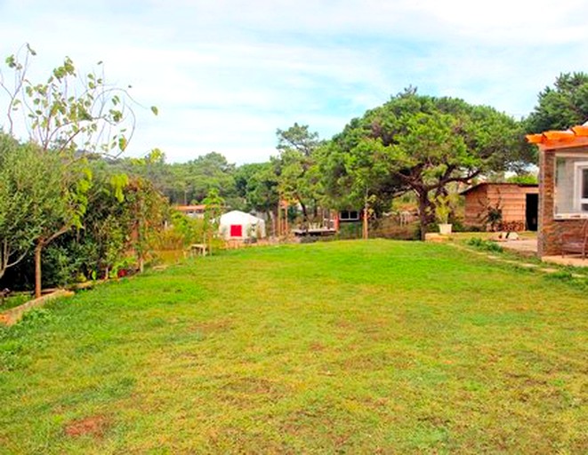 Yurts (Colares, Lisbon District, Portugal)