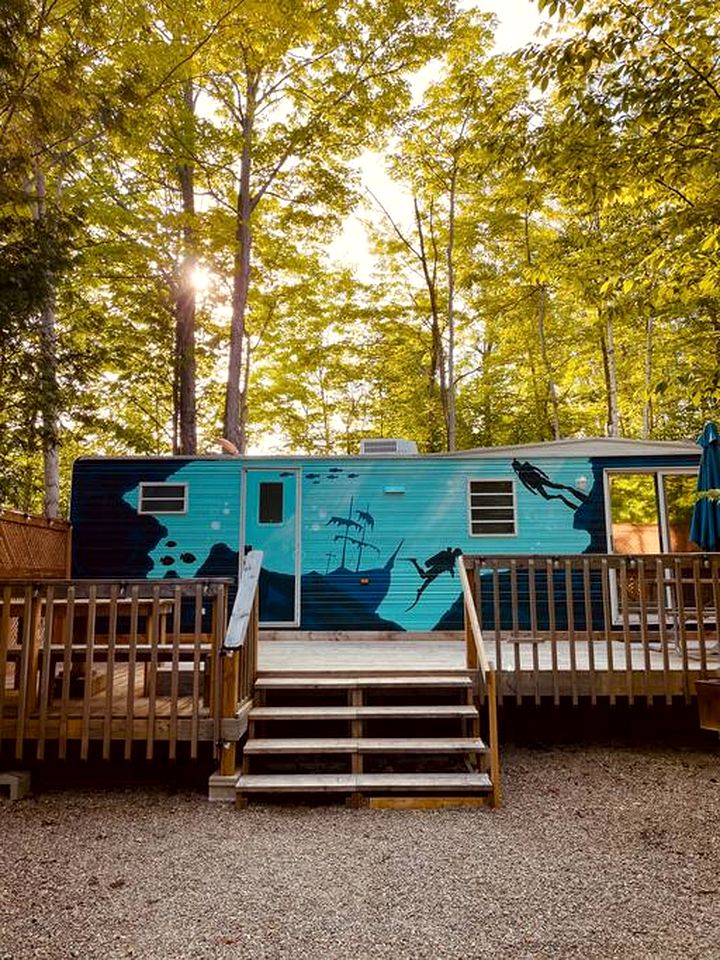 Gorgeous and Unique Glamping Caravan near Miller Lake, Perfect for a Weekend of Swimming and Hiking