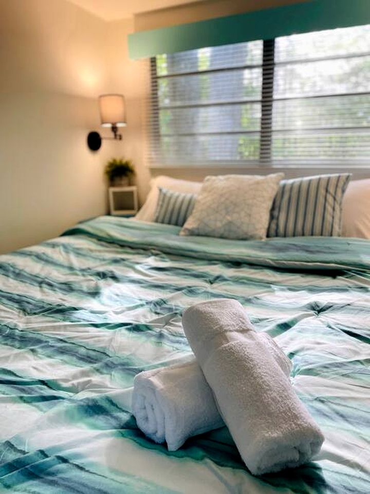 Gorgeous and Unique Glamping Caravan near Miller Lake, Perfect for a Weekend of Swimming and Hiking
