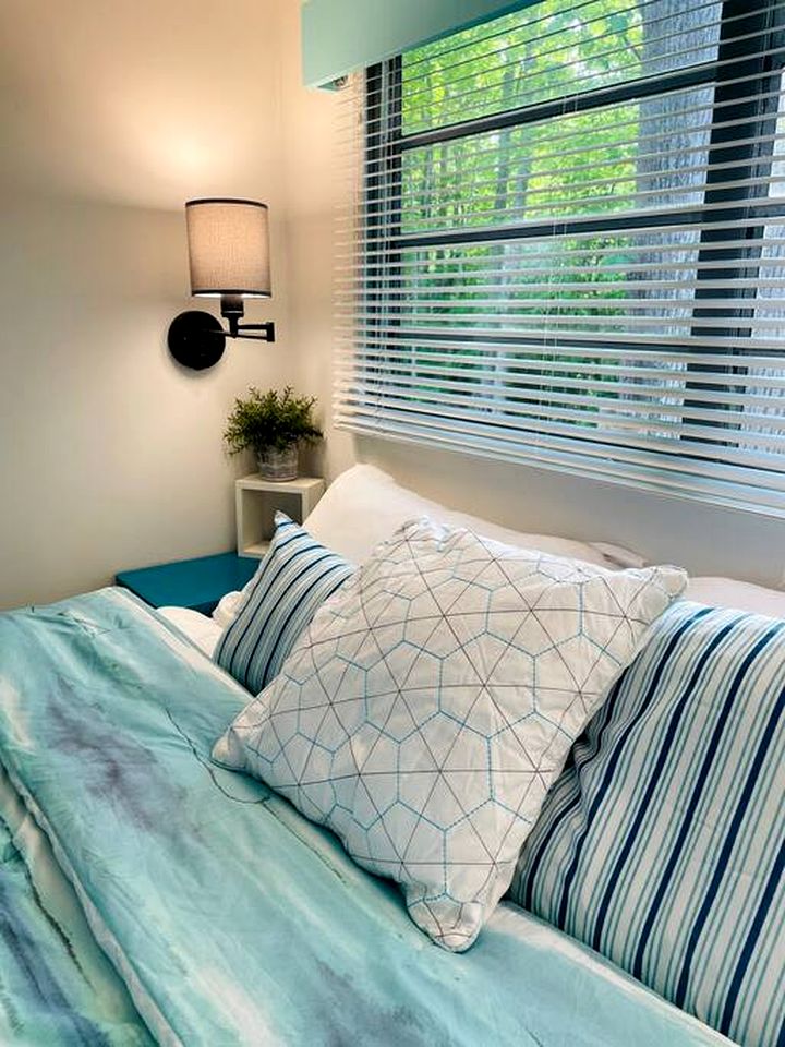 Gorgeous and Unique Glamping Caravan near Miller Lake, Perfect for a Weekend of Swimming and Hiking