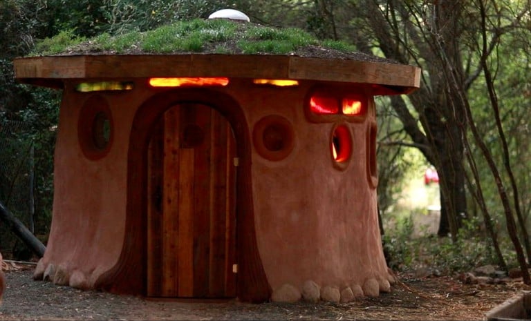 Hobbit Houses (Geyserville, California, United States)