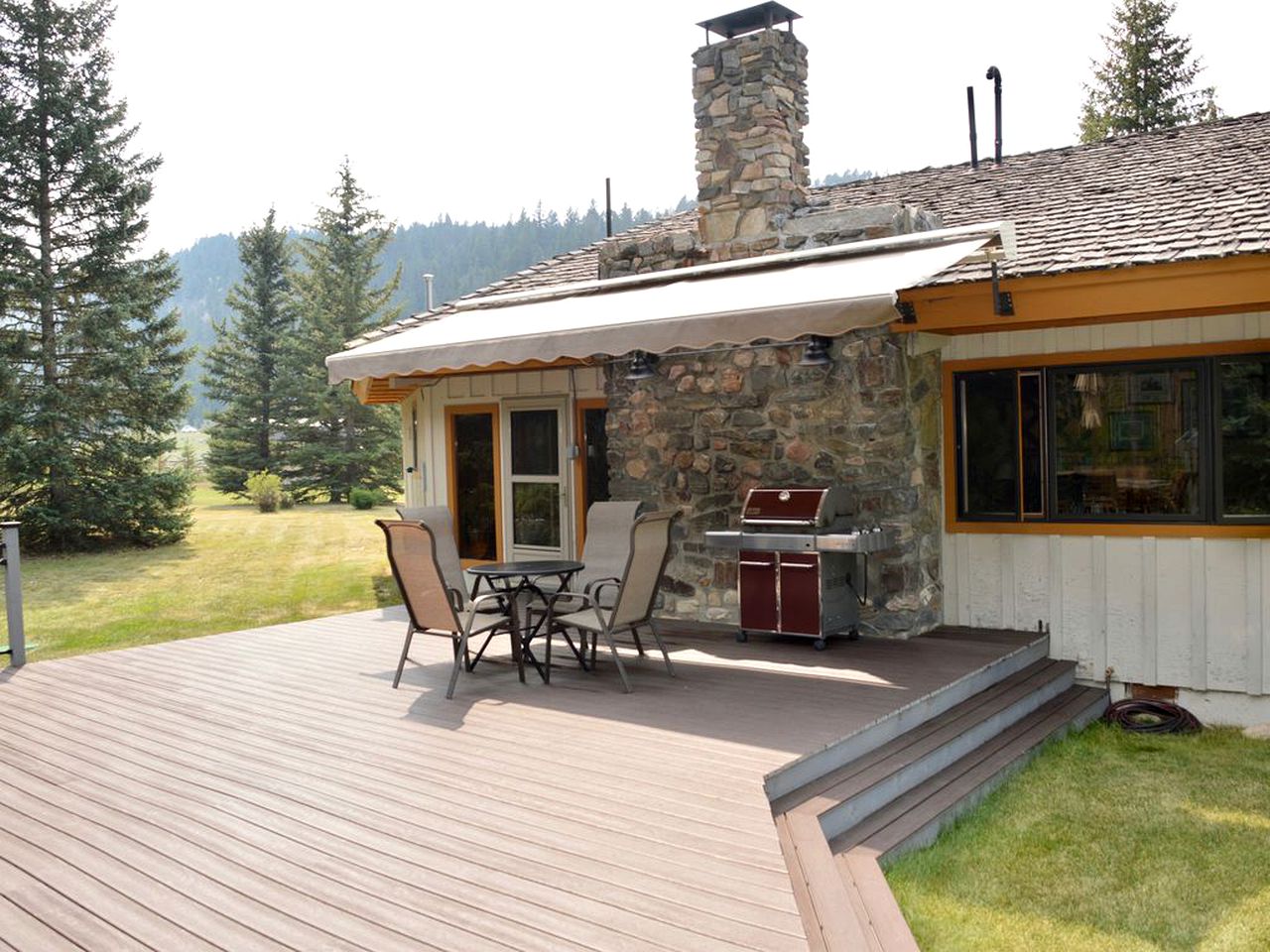 Picturesque Cottage for a Riverside Retreat near Big Sky, Montana