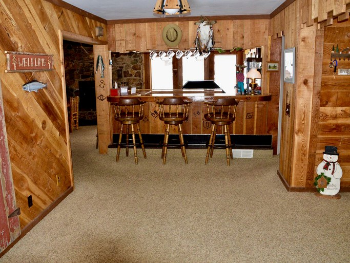 Cottages (Gallatin Gateway, Montana, United States)