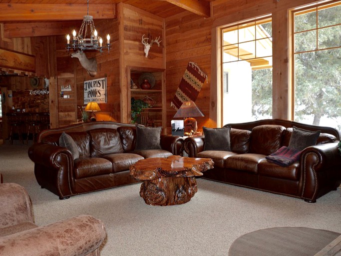 Cottages (Gallatin Gateway, Montana, United States)