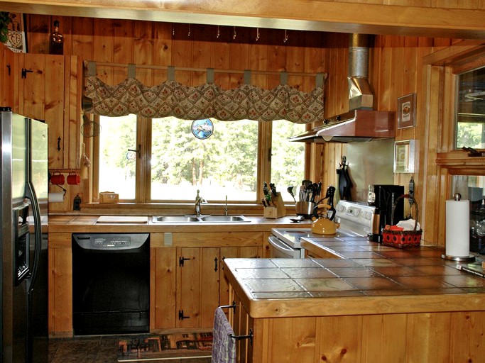 Cottages (Gallatin Gateway, Montana, United States)