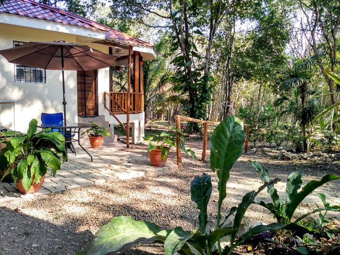 Cabins (Cristo Rey, Cayo District, Belize)