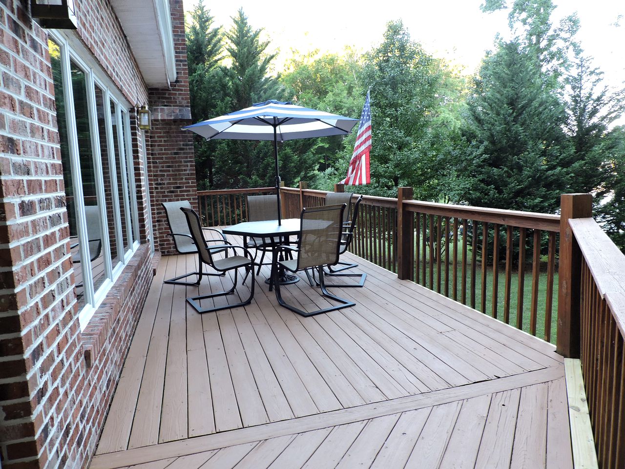 Unique Lakeside Getaway with a Fire Pit on Lake Anna, Virginia