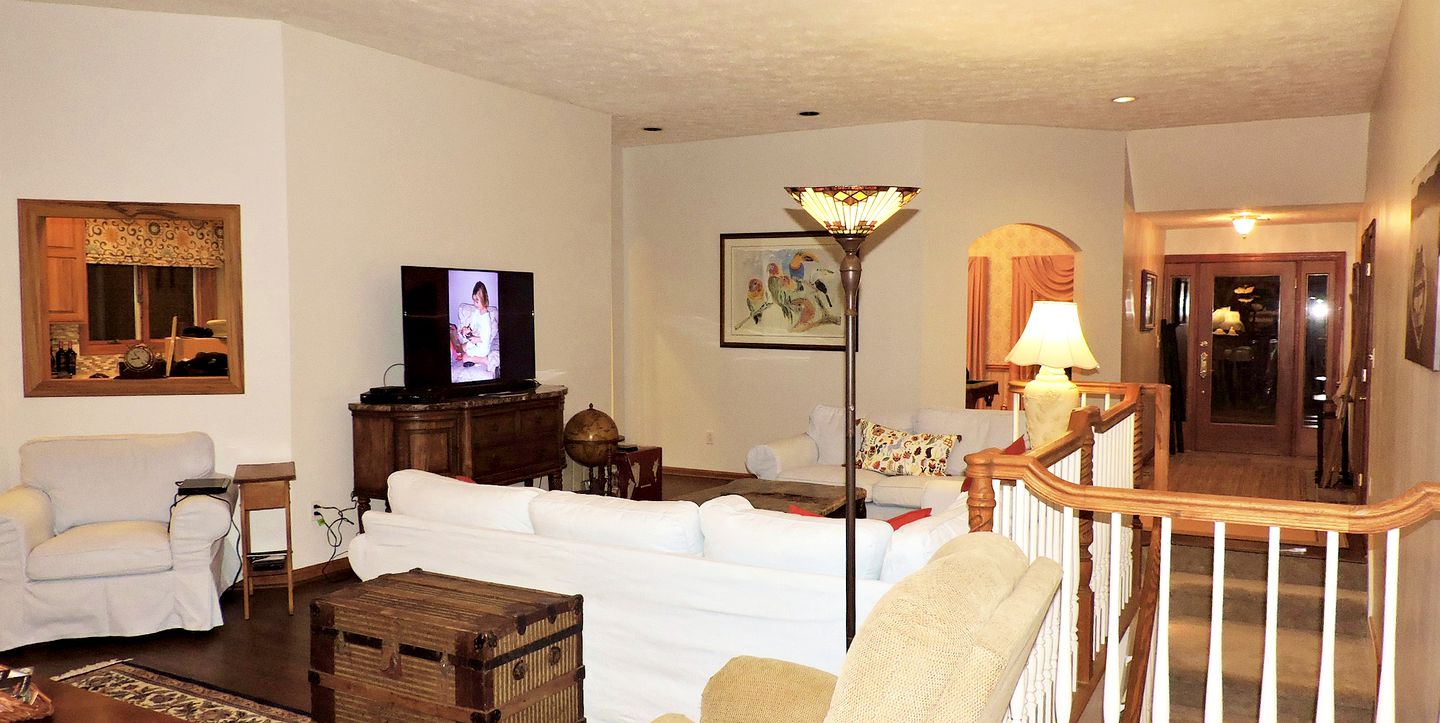 Unique Lakeside Getaway with a Fire Pit on Lake Anna, Virginia