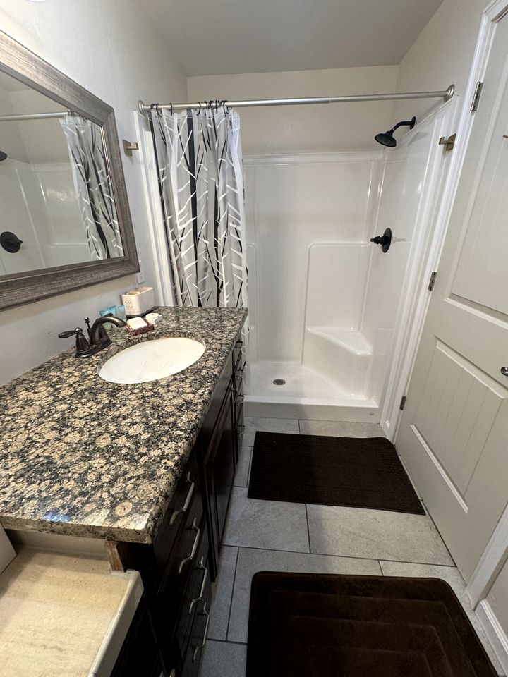 Unique Loft Rental with Access to Spacious Deck and Games Room for an Amazing Getaway by Tenkiller Ferry Lake in Oklahoma