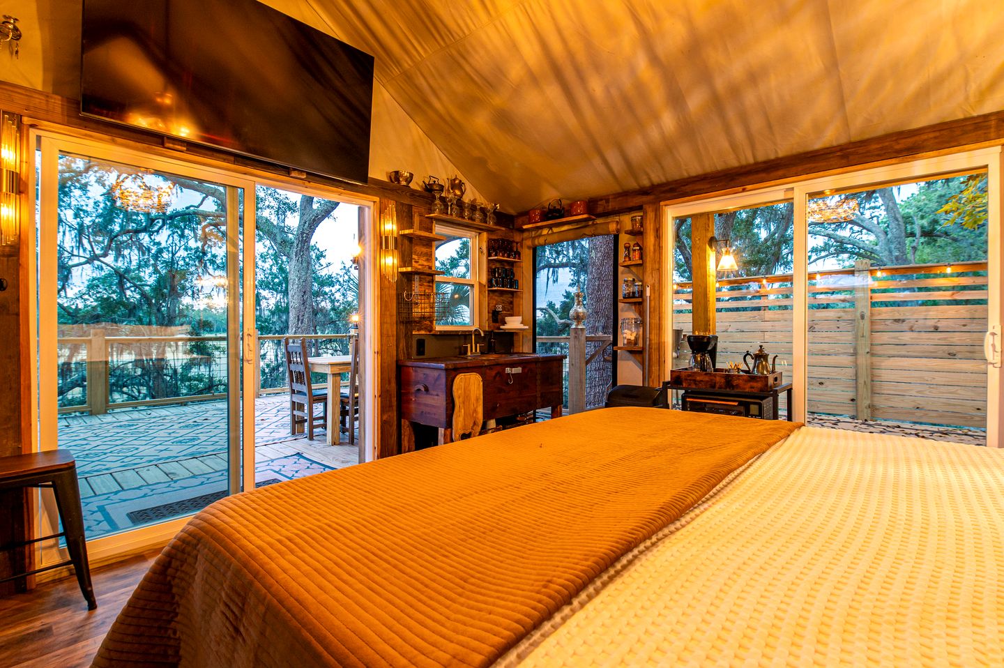 Unique Marshfront Treehouse Stay with Heated Soaking Tub & Adventure-Inspired Escape in Townsend, Georgia