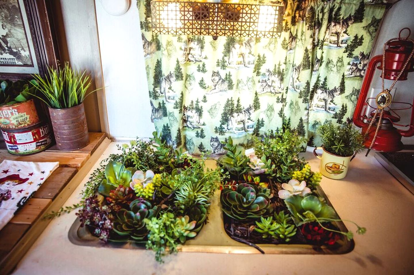 Unique Old West Vacation Rental near Fayetteville and Ozark National Forest, Arkansas