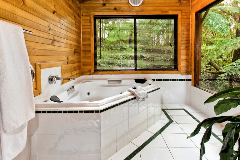 Cabins (Springbrook, Queensland, Australia)