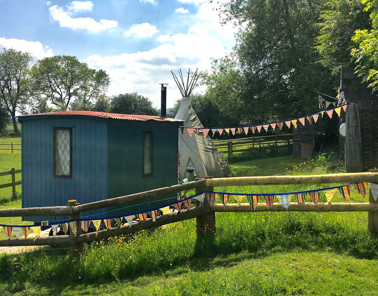 Unique Shepherd's Hut for a Glamping Getaway in Shropshire, England