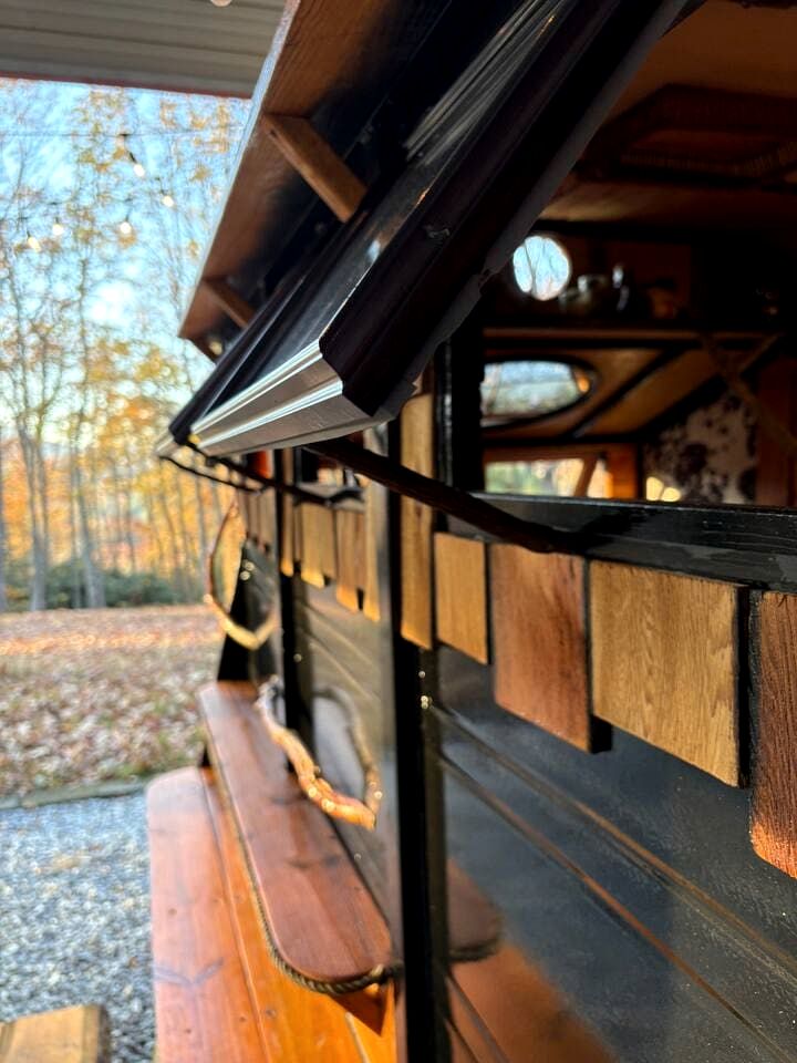 Enchanting Mountain Caravan Retreat with Scenic Trails and Wildlife Encounters in North Carolina