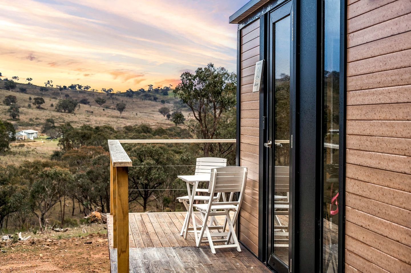 Unique Tiny House Cabin with Hot Tub, Outdoor Bathtub and Beautiful Wildlife in New South Wales, Australia