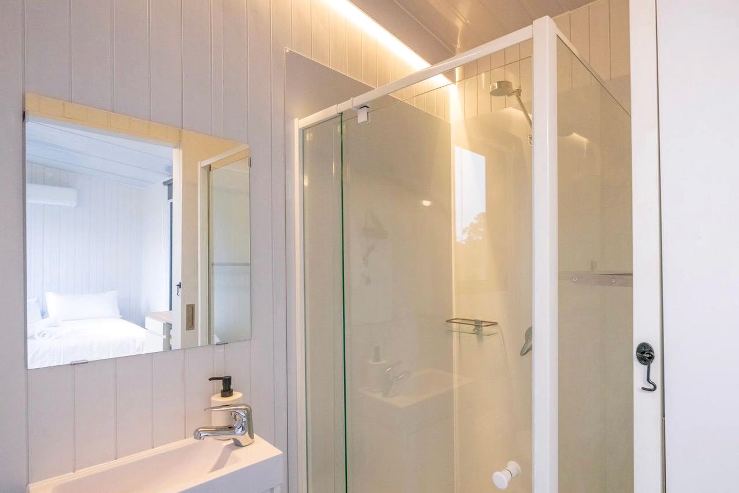 Unique Tiny House with Hot-Tub in New South Wales