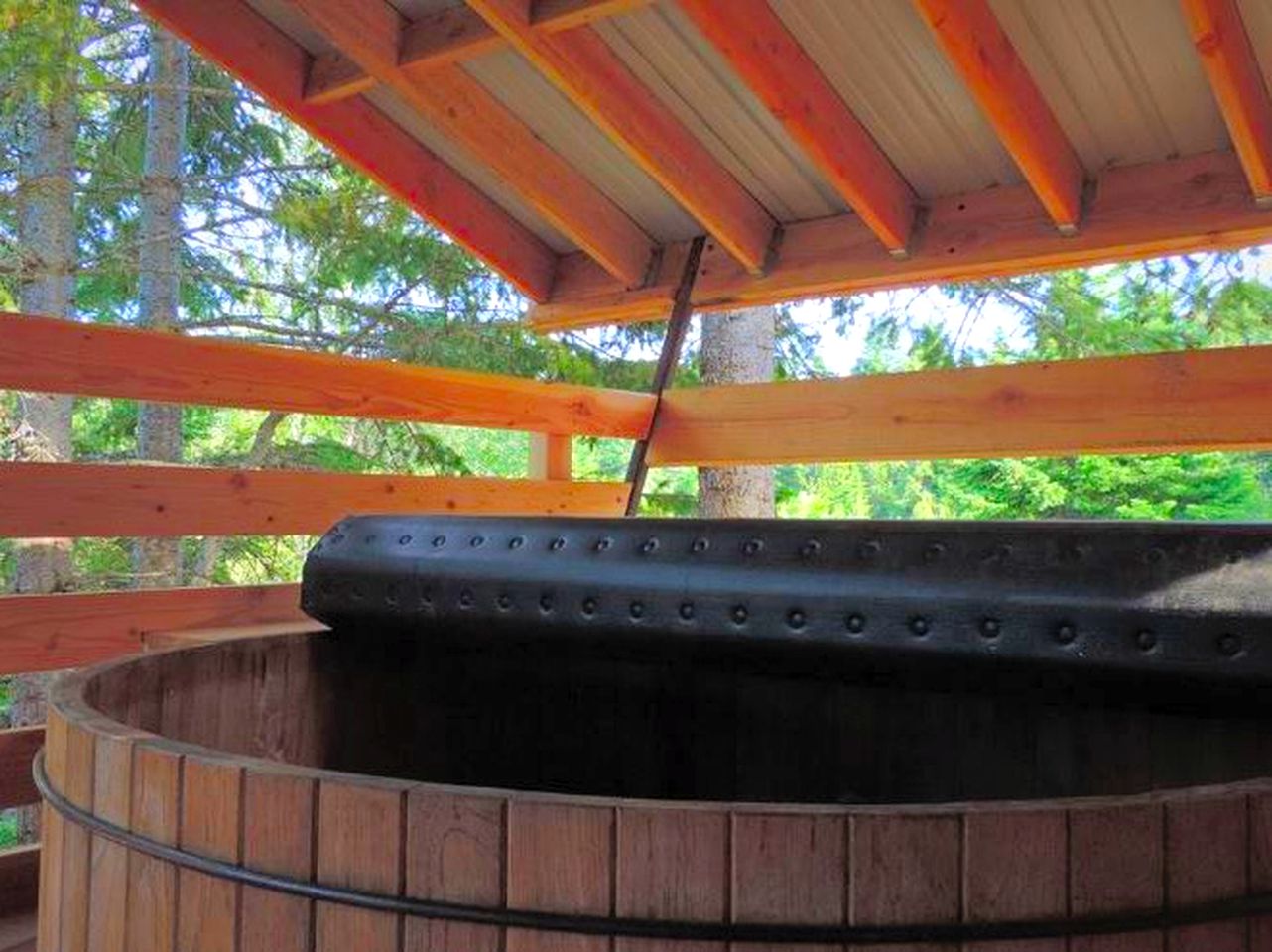 Yurt Rental White Salmon, Washington Glamping Hub