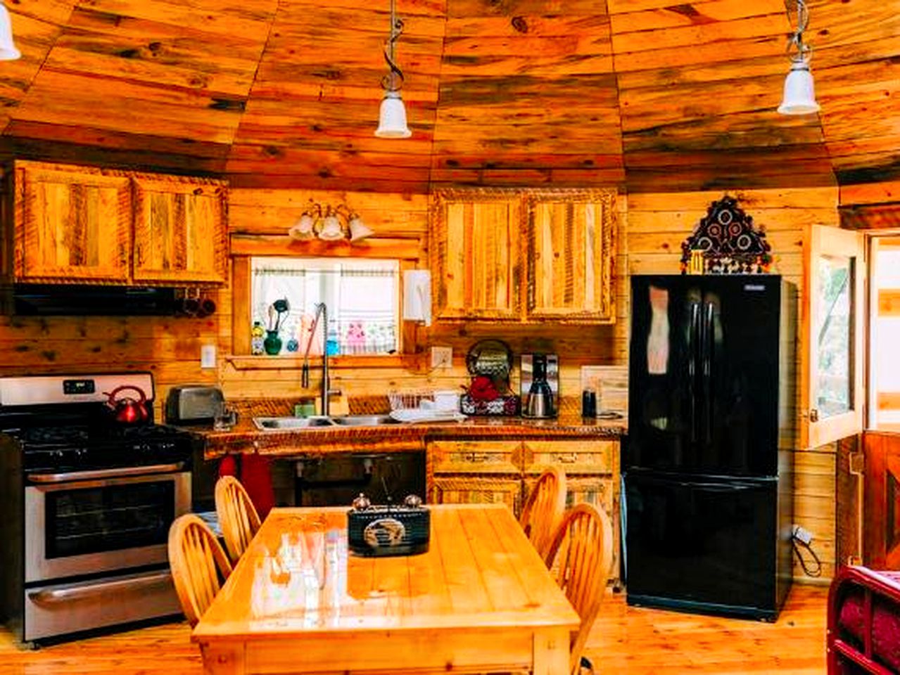 Yurt Rental White Salmon, Washington Glamping Hub