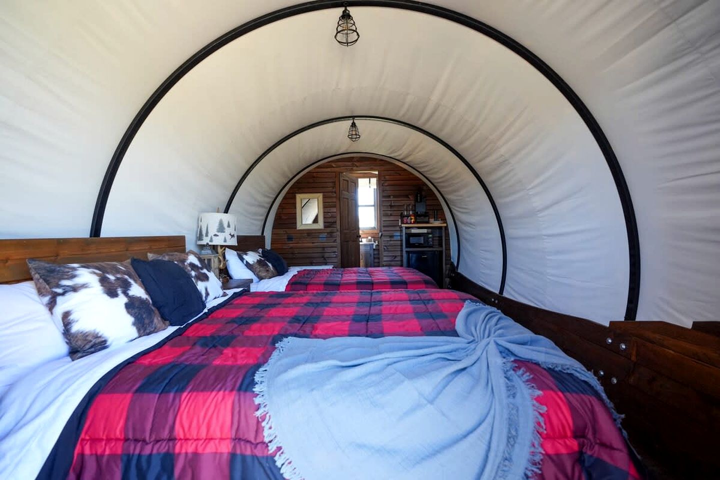 Secluded Caravan with Barbecue in Chilton, Texas