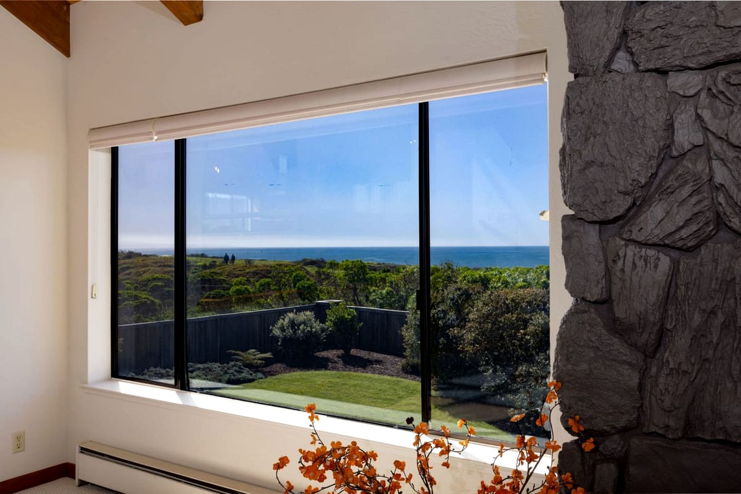 Incredible Oceanfront Retreat with Stunning Views for Group Getaways in Moss Beach, California