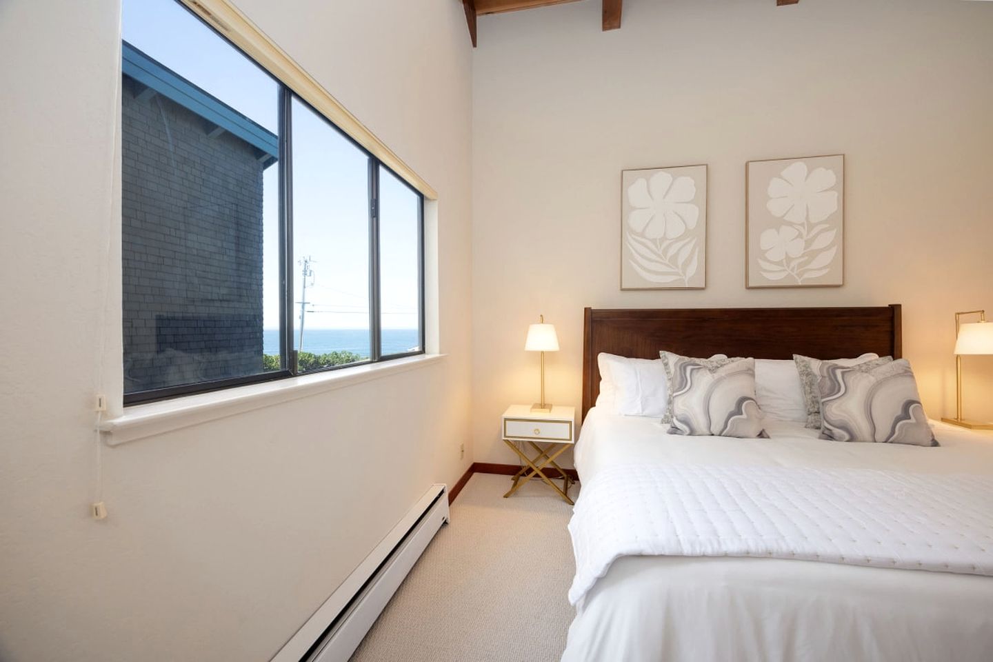 Incredible Oceanfront Retreat with Stunning Views for Group Getaways in Moss Beach, California