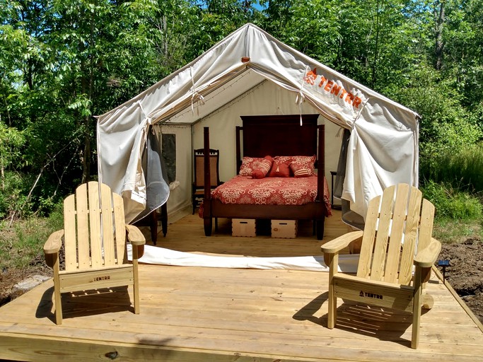 This tent rental is great for glamping in Ohio.