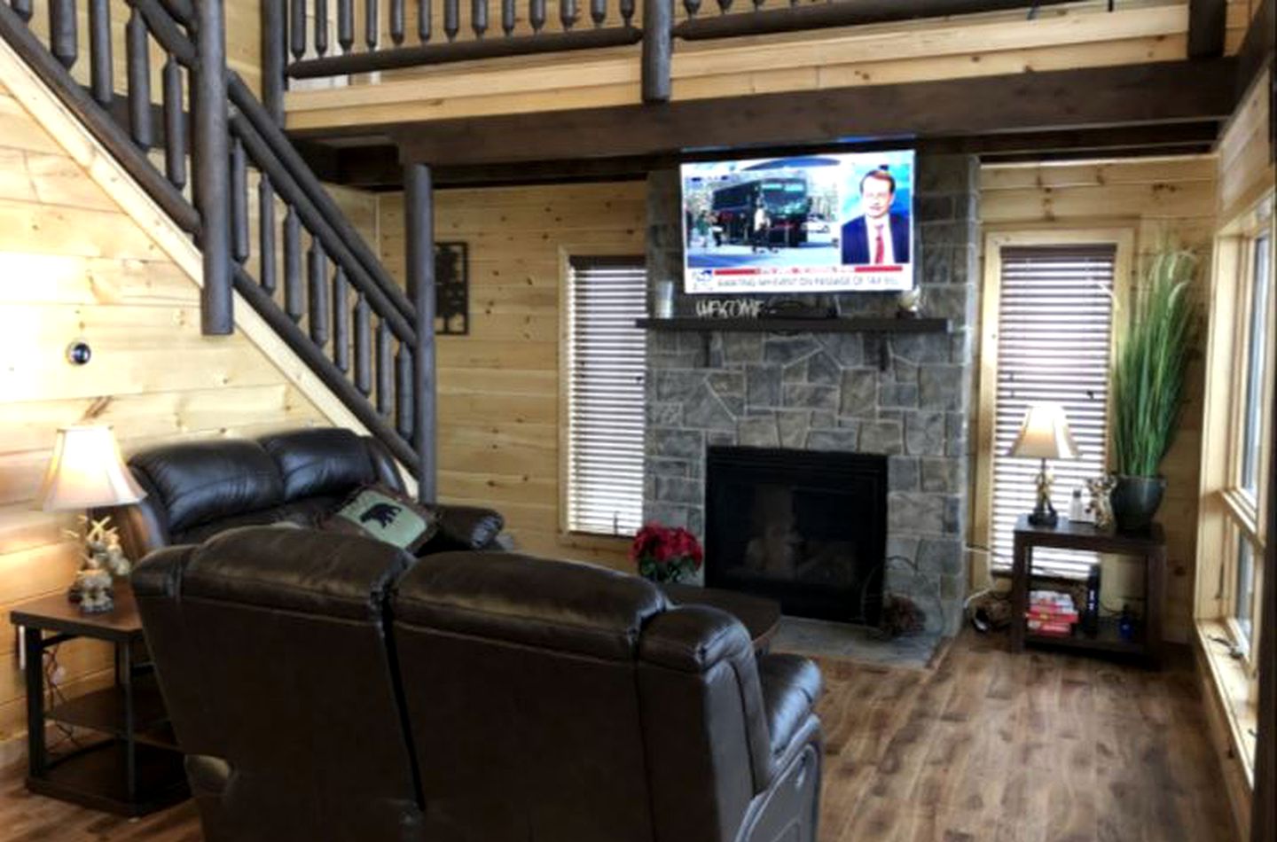 Spectacular Dog-Friendly Cabin with Mountain Views in Sevierville, Tennessee