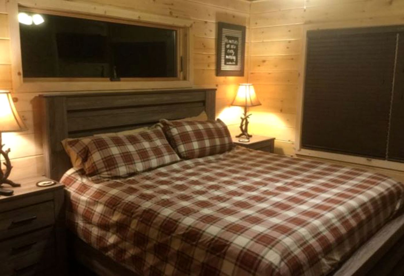 Spectacular Dog-Friendly Cabin with Mountain Views in Sevierville, Tennessee