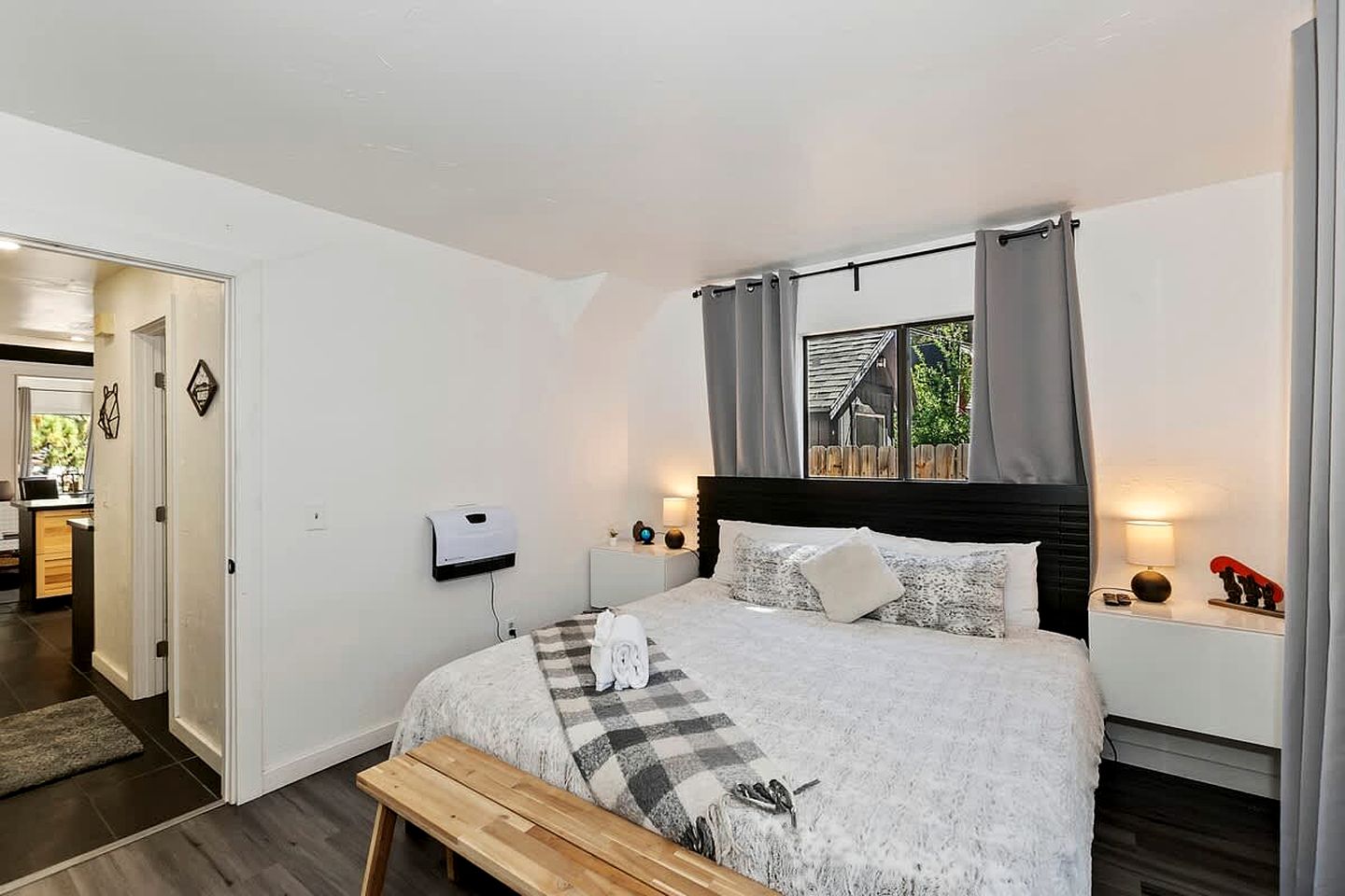 Unwind in Style: Premier Location Cabin with Hot Tub in California