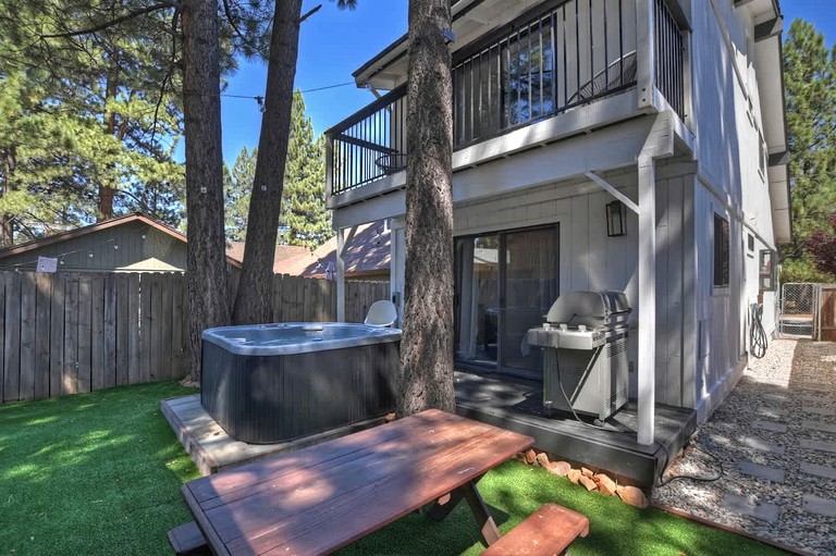 Cabins (United States of America, Big Bear, California)