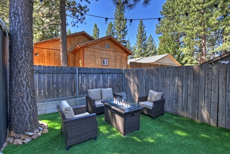 Cabins (United States of America, Big Bear, California)