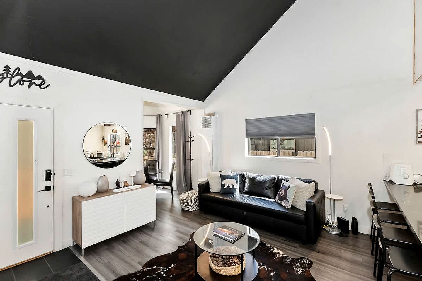 Unwind in Style: Premier Location Cabin with Hot Tub in California