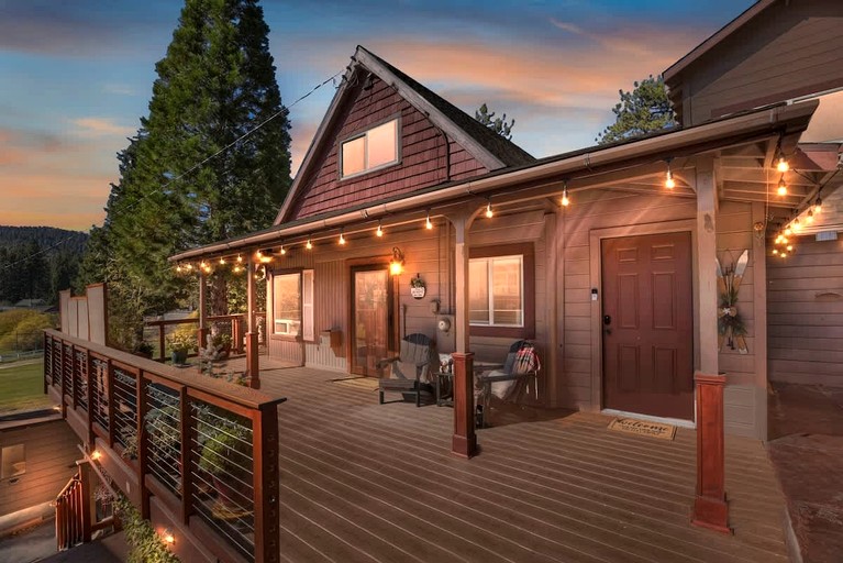 Cabins (United States of America, Big Bear Lake, California)