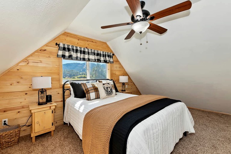 Cabins (United States of America, Big Bear Lake, California)