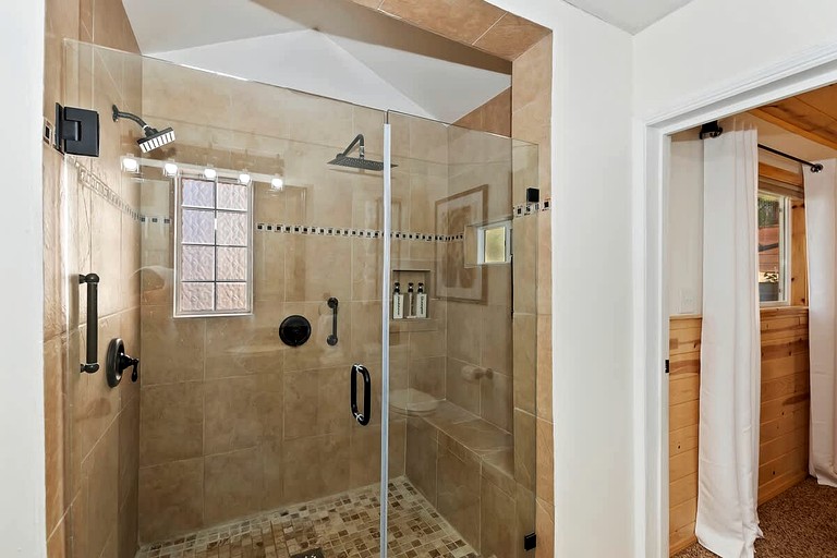 Cabins (United States of America, Big Bear Lake, California)