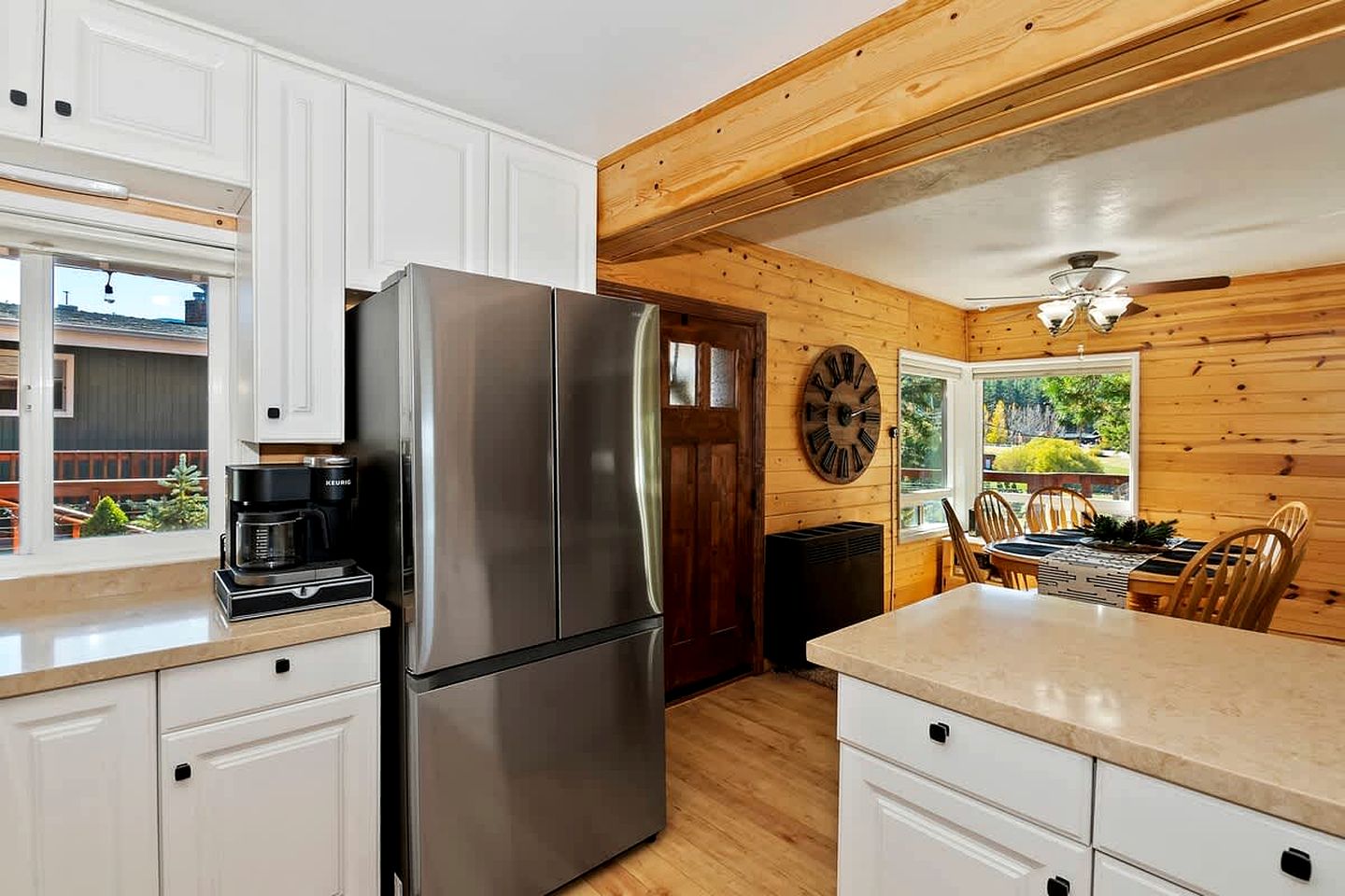 Unwind with a View: Cabin Overlooking the Slopes in Big Bear Lake, California