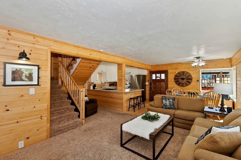 Cabins (United States of America, Big Bear Lake, California)