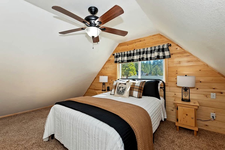 Cabins (United States of America, Big Bear Lake, California)